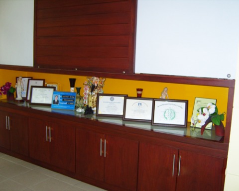 ศัลยแพทย์ตกแต่งโดยแพทย์ผู้เชี่่ยวชาญ